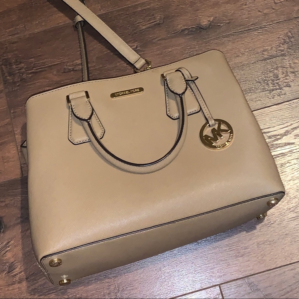 MK PURSE/SOLD